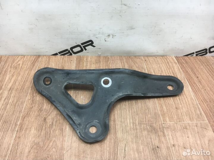 Крепление балки Toyota Allion T240 рестайлинг (2004—2007)