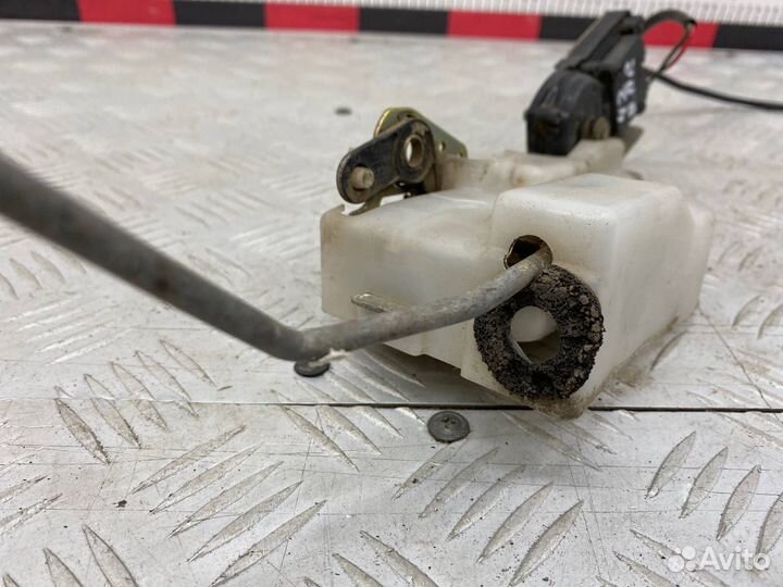 Б/У замок двери передний правый Mazda Demio DW5W