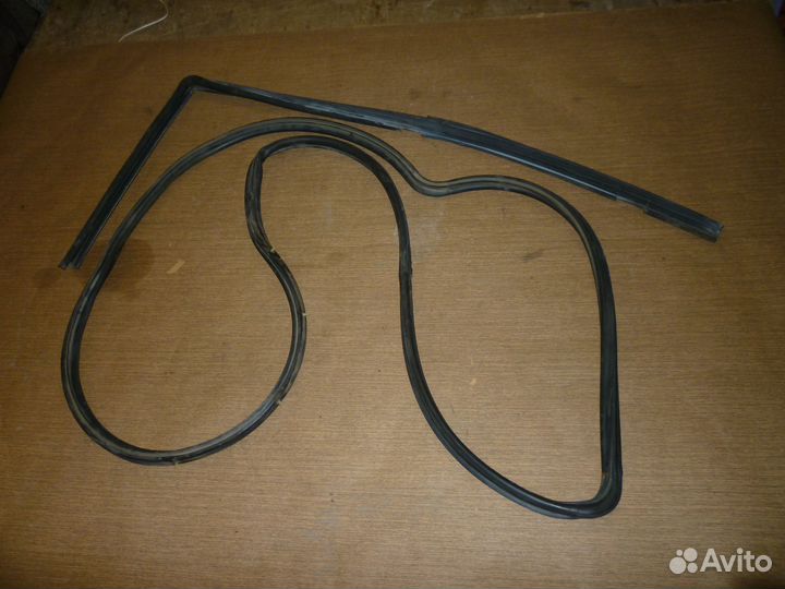 Уплотнитель задней двери Ssangyong Musso