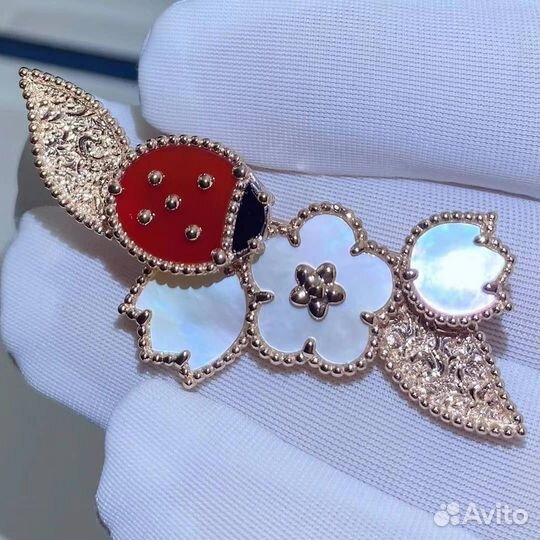 Золотая брошь Ван Клиф