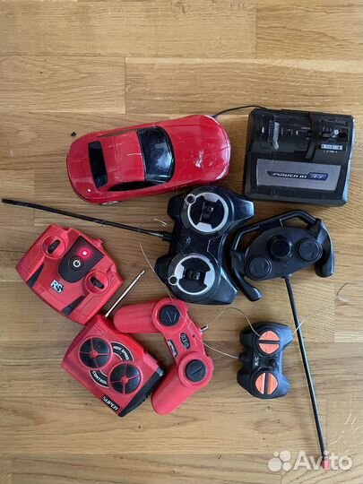 Пульты для машинок + 1 машинка