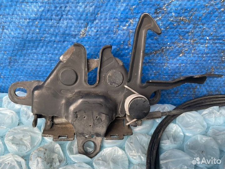 Замок капота Toyota Sienna XL20 3.3 L 3MZ-FE 230HP