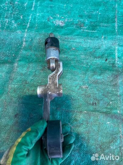 Ролик-натяжитель Toyota Corolla E15 1,4