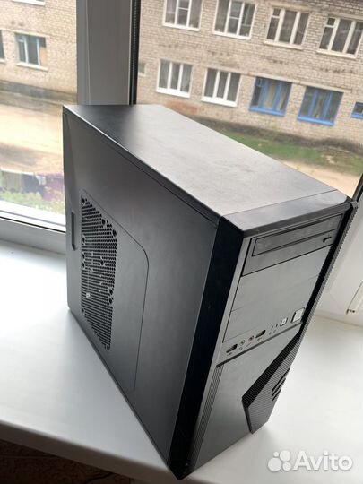 Компьютер средней комлектации