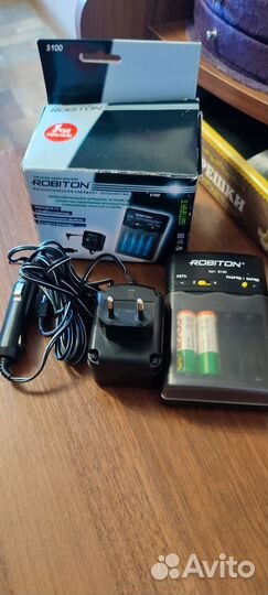 Зарядное устройство Robiton SMART S100
