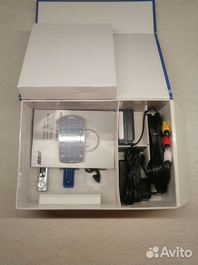 Портативный аудио /видеоплеер BBK PV300S