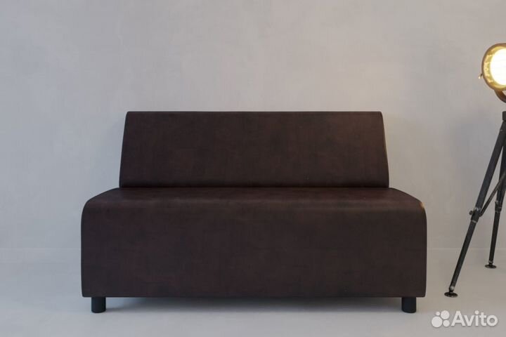 Диван в кафе