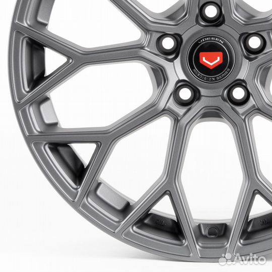 Литые диски Vossen R18 8J ET35 5X112 66.6