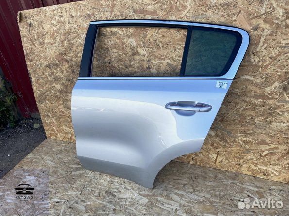 Дверь Kia Sportage 4 задняя левая в сборе
