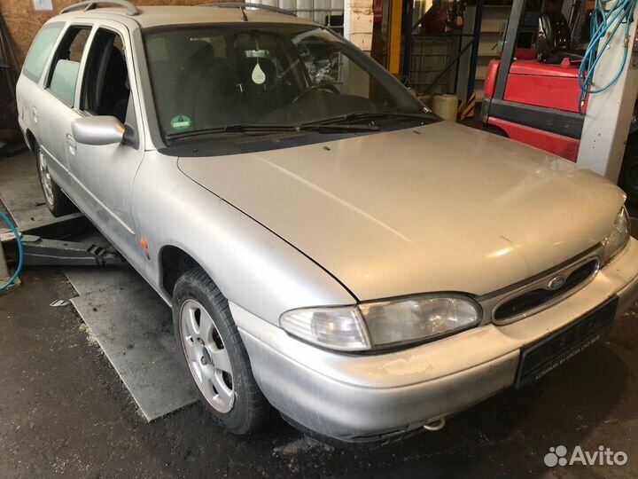 Разбор на запчасти Ford Mondeo 1 1993-1996