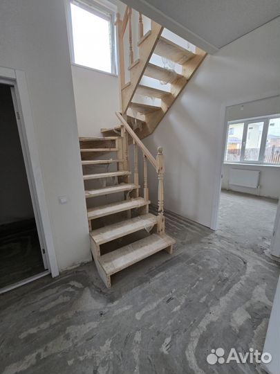 Деревянная лестница из дер. Крутой