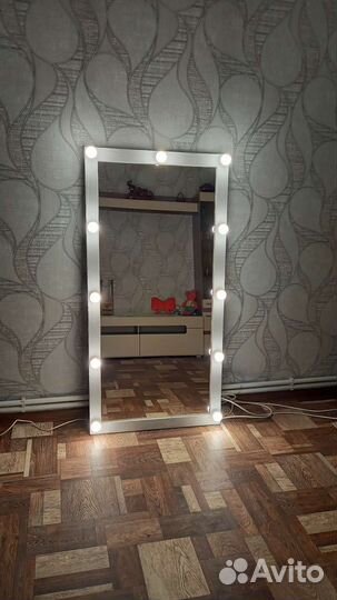 Гримерное зеркало