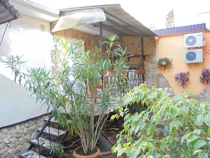 Дом 190 м² на участке 3 сот.