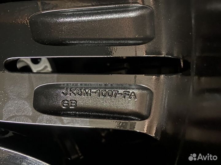 Оригинальные колеса на Range Rover Sport R22