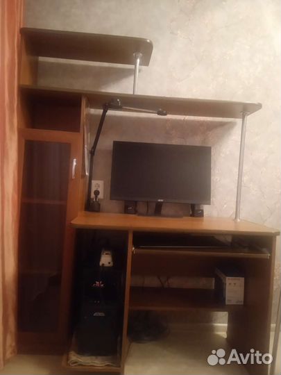 Компьютерный стол