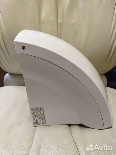 Автоматическая сушилка для рук Breeze BXG-200