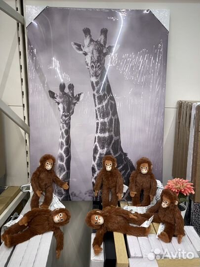 Картина « Арчи и жирафы «. Новая с этикеткой