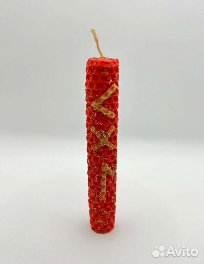 Свеча с рунами 
