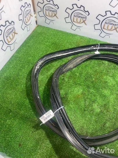 Уплотнитель багажника задний Mini Countryman F60