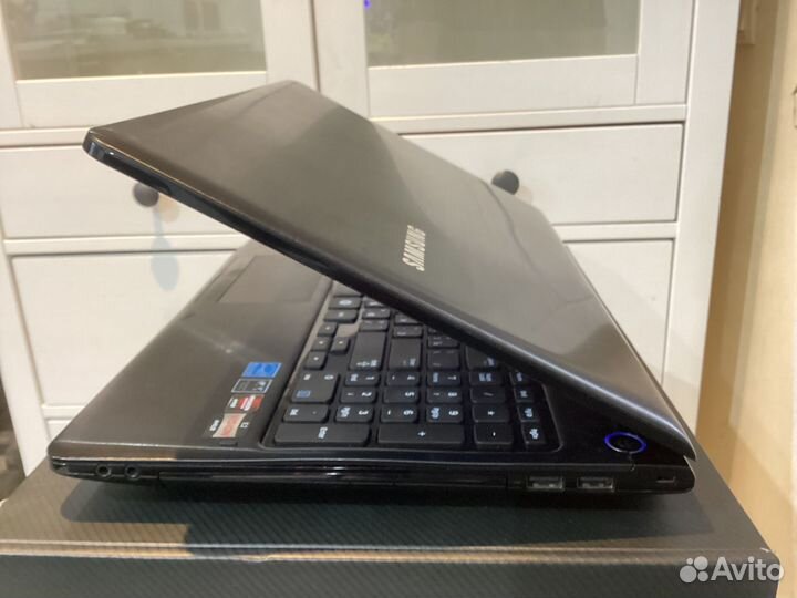 Ноутбук Самсунг, состояние хорошее