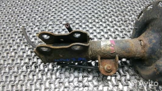 Стойка передняя правая toyota avensis T27 (UBN03N5