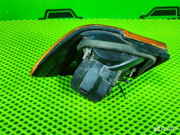 Фонарь задний правый внешний VW Vento