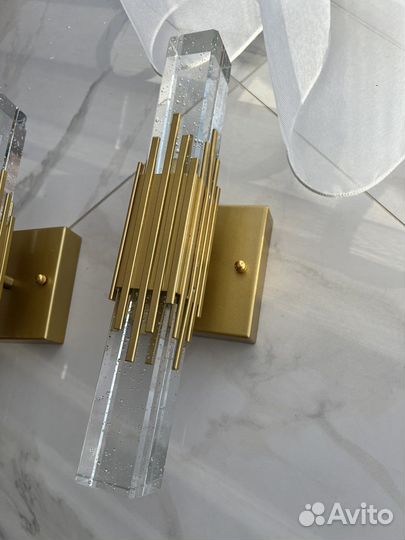 Настенный светильник новый