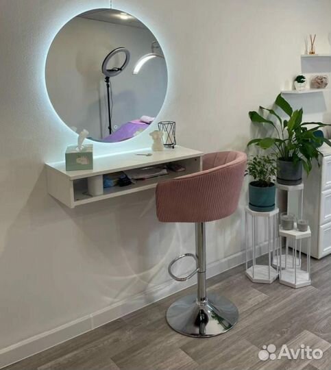 Стул барный,стул бровиста,визажиста б.у