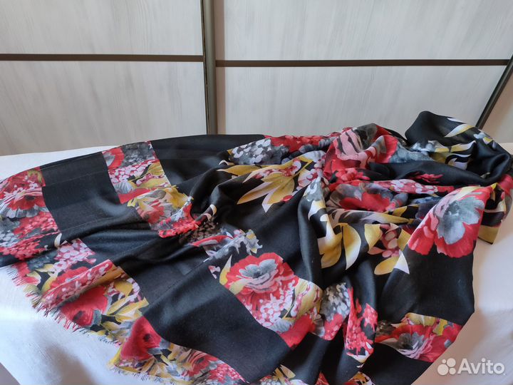 Демисезонный палантин aker