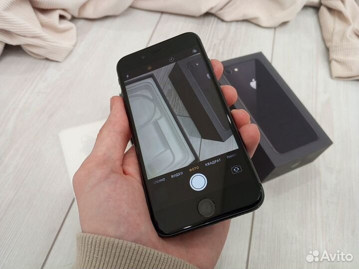 iPhone 8, 64 ГБ
