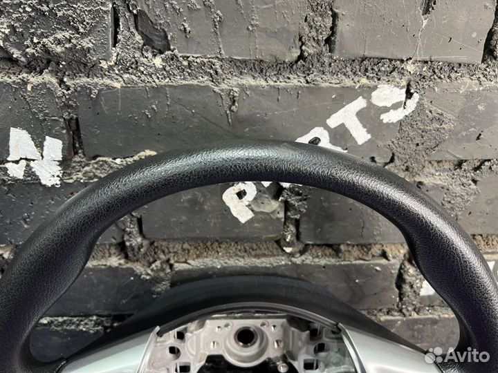 Руль Toyota Vitz NSP130-2054689 1NR-FE 2012