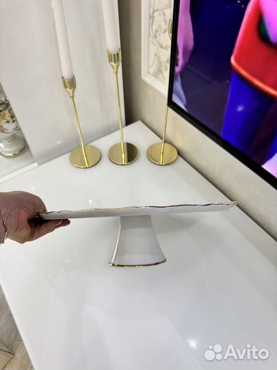 Тортница на ножке Мадонна