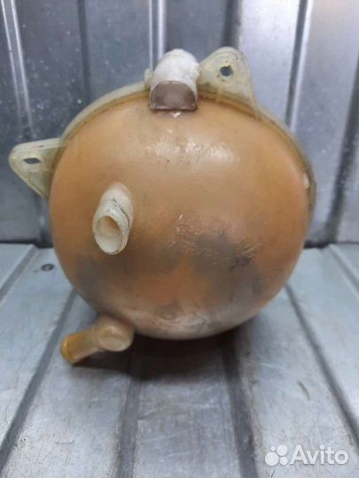 Расширительный бачок Volkswagen Golf 4 хэтчбек 1.6