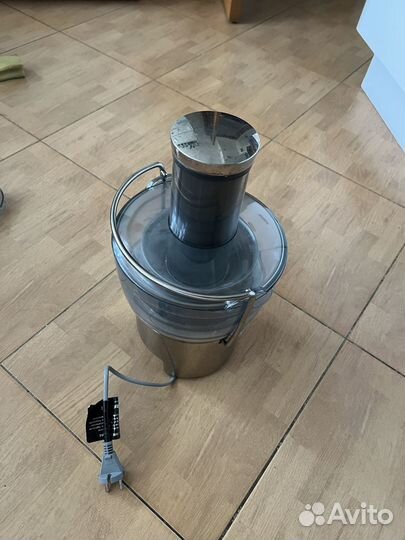 Центробежная Соковыжималка Bork s700, сер металлик