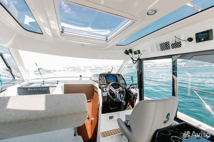 Катер Beneteau Antares 9, 2019