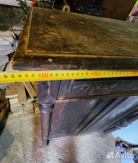 Старинный антикварный ореховый полубуфет поставец