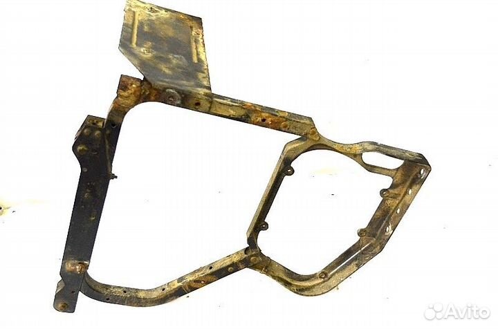 Кронштейн крыла переднего моста, правый volvo FH