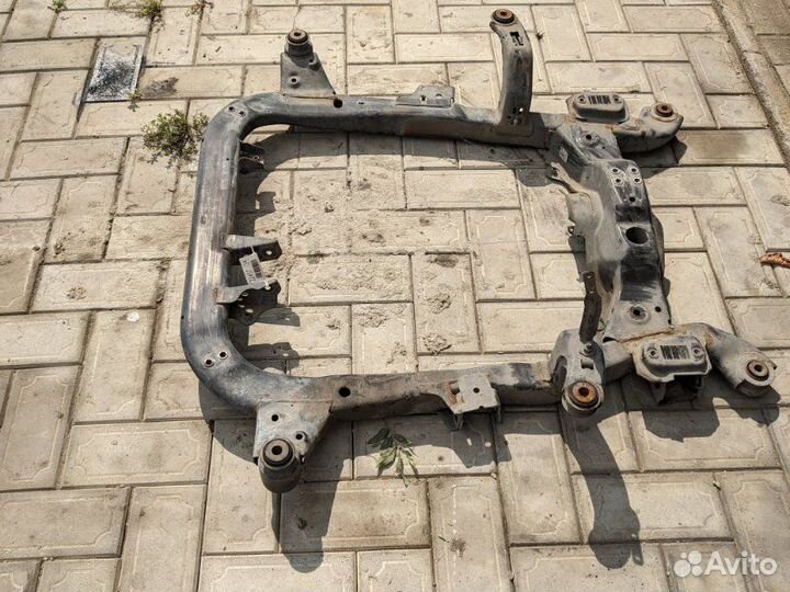 Балка передняя подрамник Opel Astra H универсал