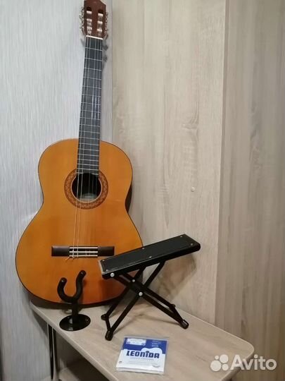 Классическая гитара yamaha c40