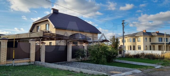 Коттедж 172 м² на участке 10 сот.