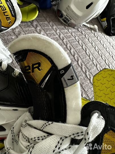 Коньки хоккейные