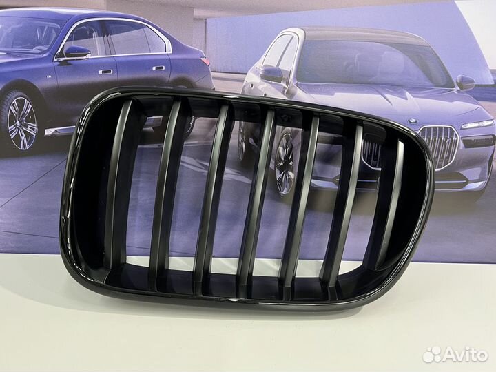 Черная решётка радиатора M Performance X3 F25