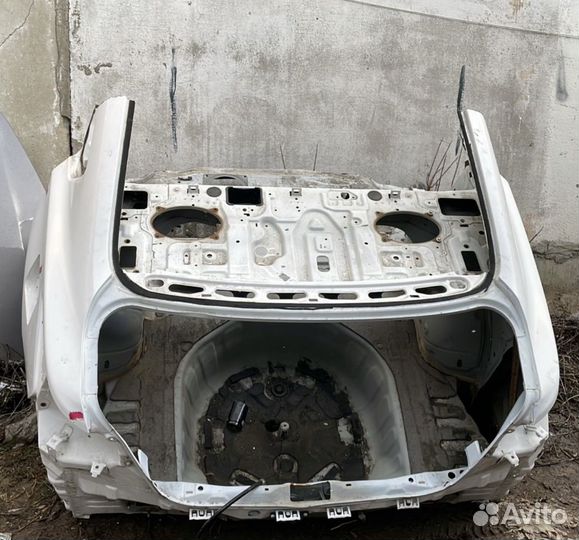 Задняя четверть Nissan Teana L33