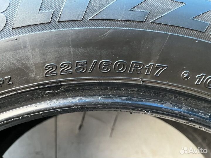 Bridgestone Blizzak Spike-01 225/60 R17