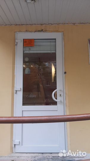 Дверь пластиковая входная