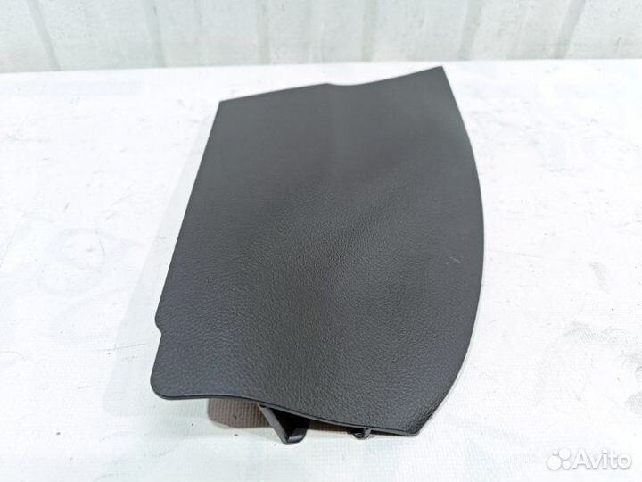 Накладка центральной консоли левая Kia Seltos SP2