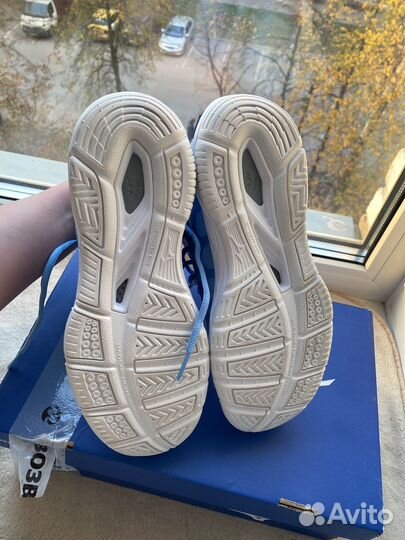 Кроссовки женские 38 размер новые