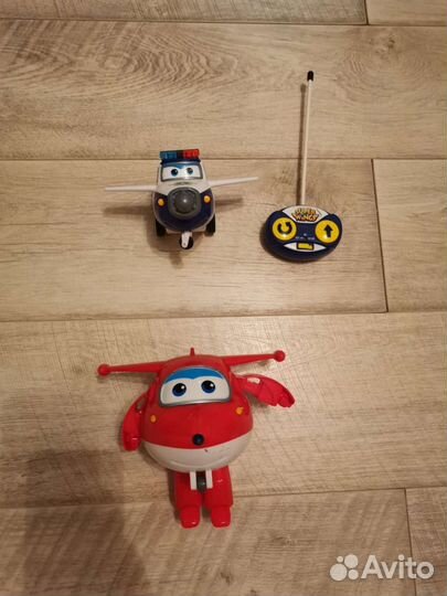 Детские игрушки самолет