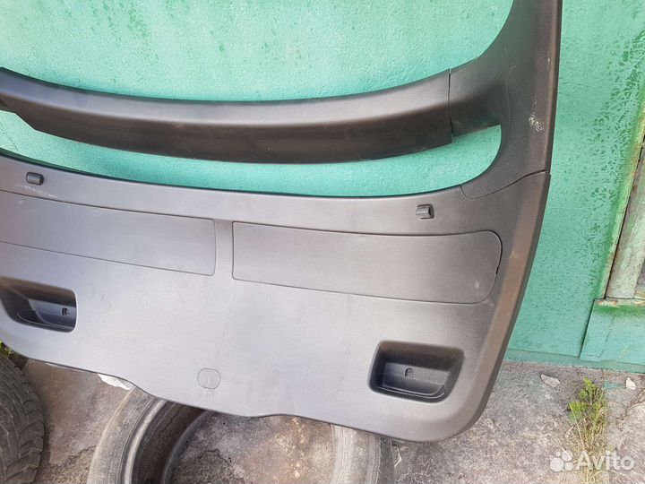 Обшивка двери багажника Honda civic 5d