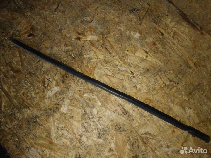 Молдинг стекла передний правый Ford Focus 2 CB4